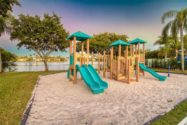 $850,000 | 15959 Southwest 6th Street, Pembroke Pines, FL 33027