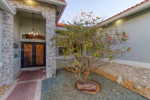 a view of entryway with interior