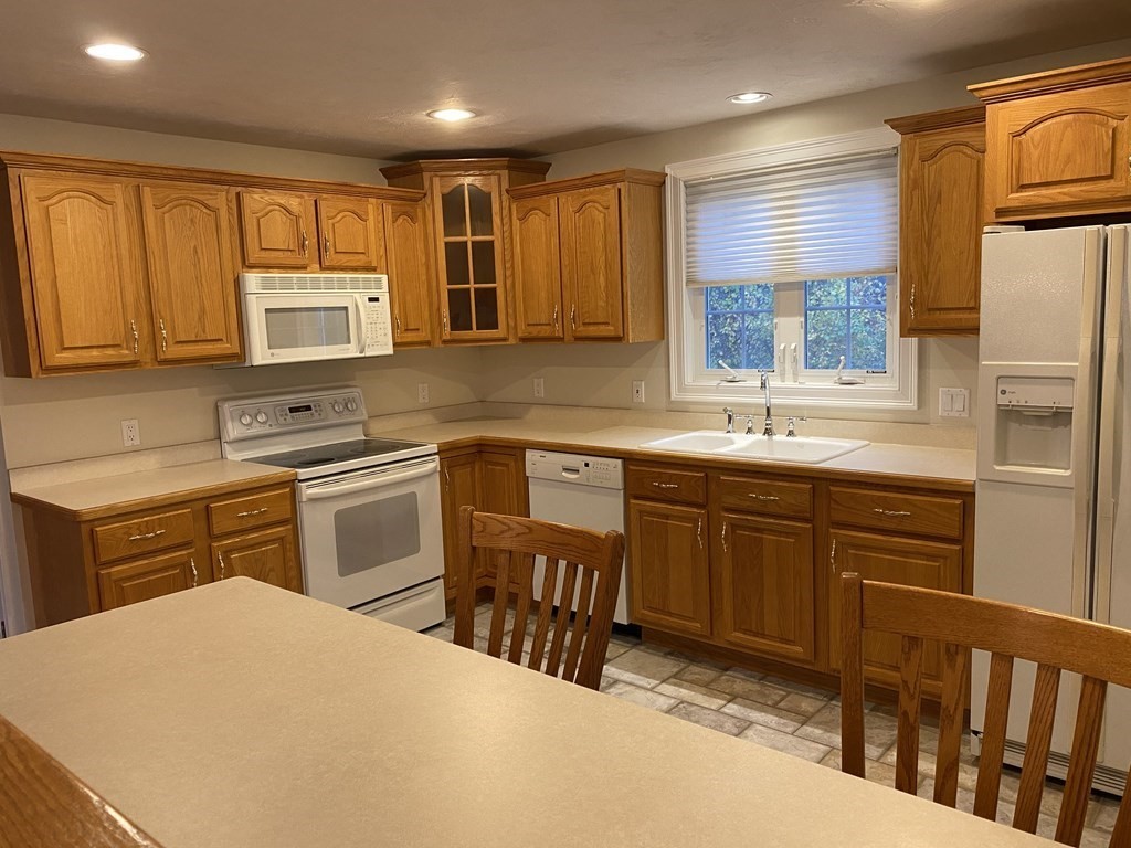 11 Richards Avenue Rutland, MA 01543 - Photo 7 of 28