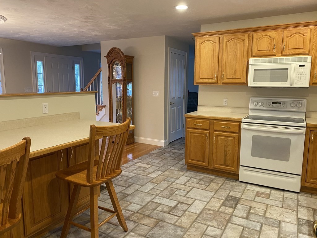 11 Richards Avenue Rutland, MA 01543 - Photo 9 of 28
