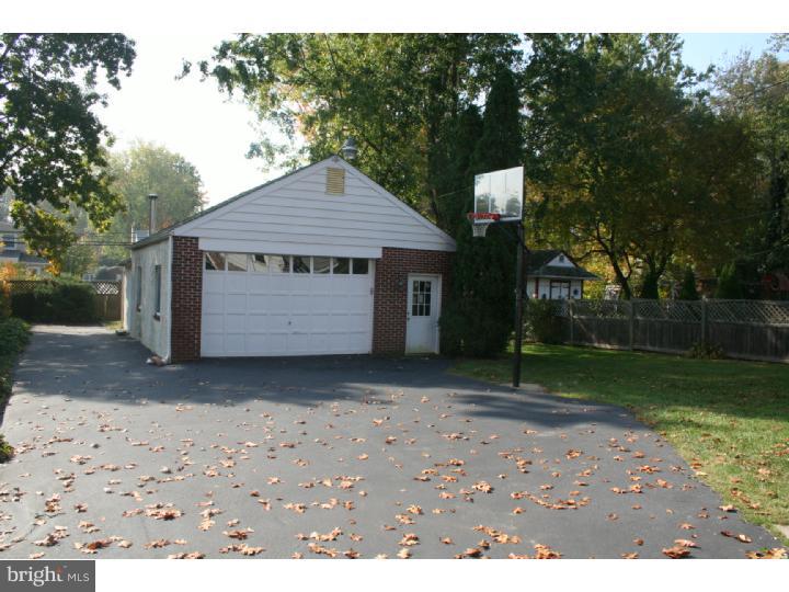 442 Lynbrooke Road Springfield, PA 19064 - Photo 22 of 23 Garage