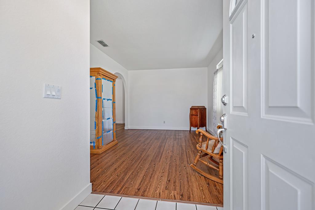 520 Harling Court Rio Linda, CA 95673 - Photo 5 of 32