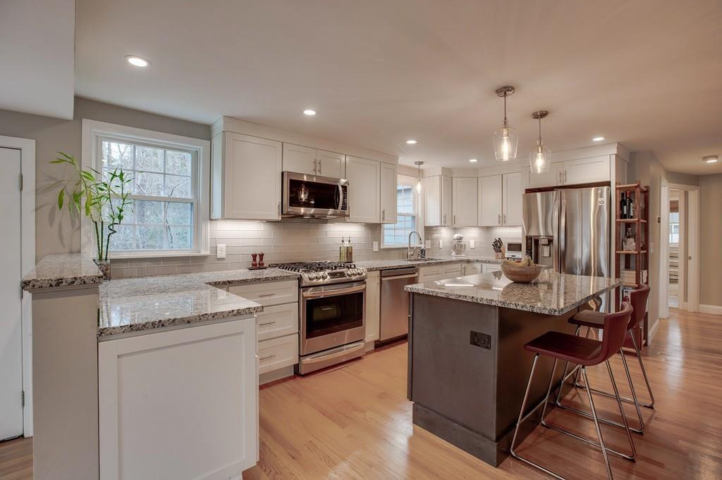 128 Page Road Bedford, MA 01730 - Photo 4 of 31 Gallery Image 4