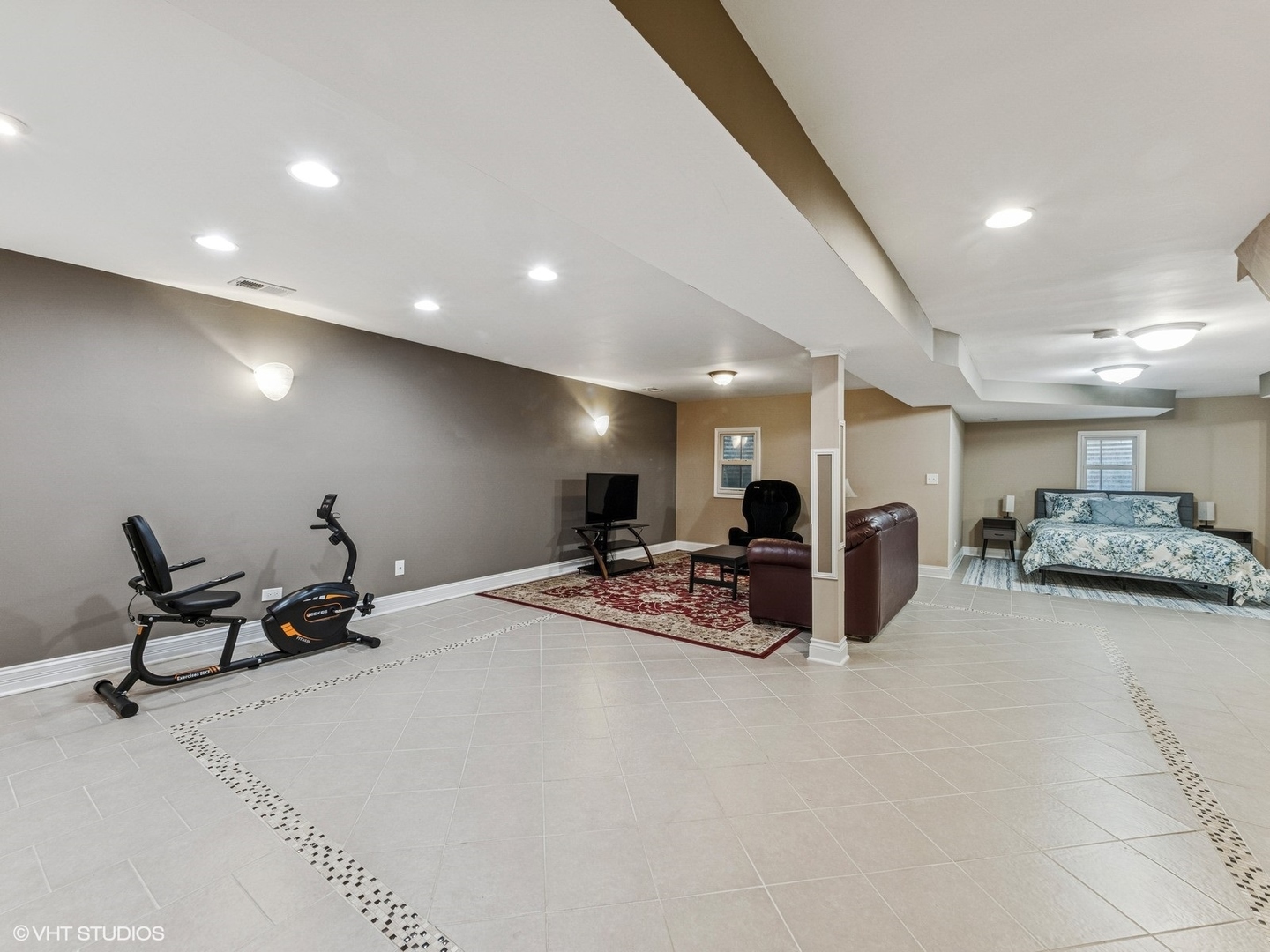 651 Garth Road Wheeling, IL 60090 - Photo 16 of 24 a room with furniture and a flat screen tv