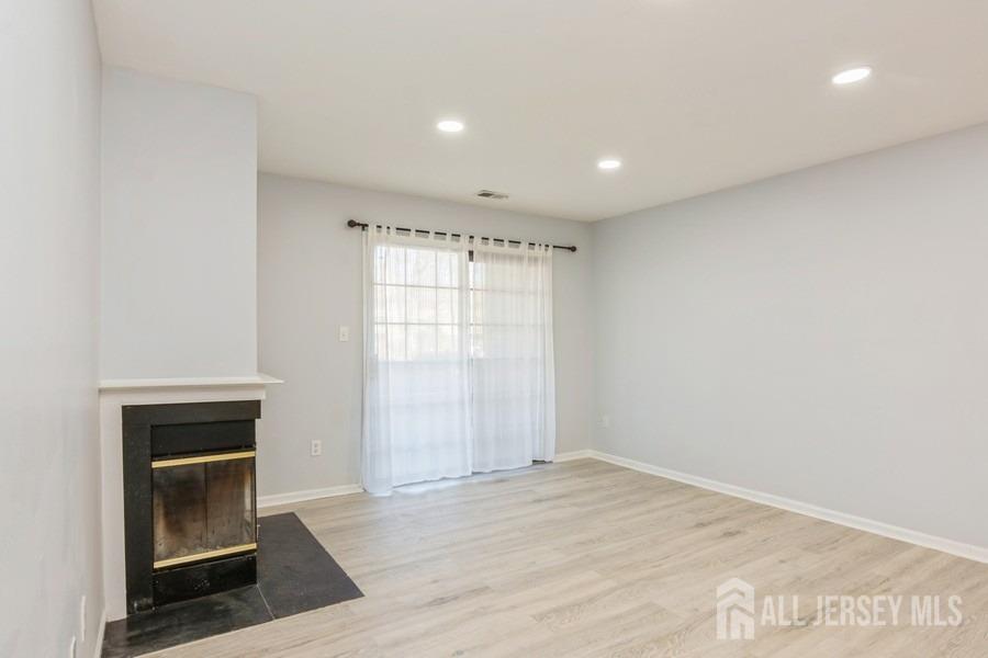 1101 Stoneridge Circle Helmetta, NJ 08828 - Photo 7 of 17