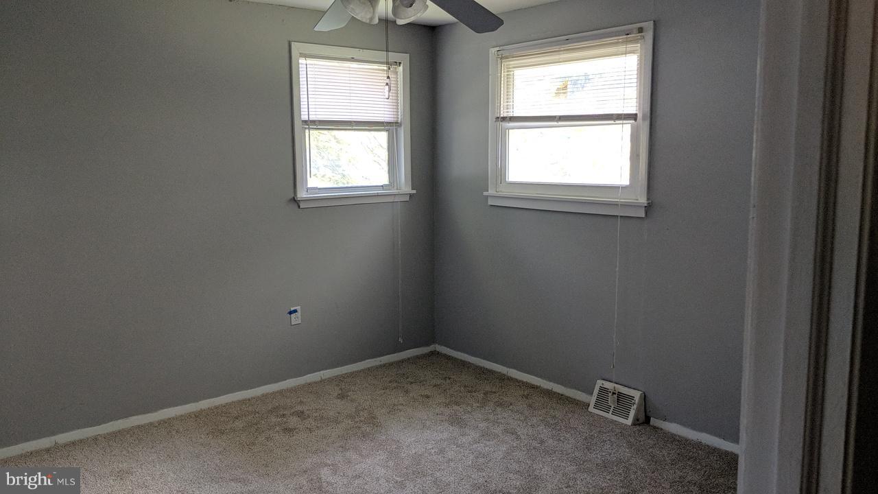 1 Wengate Road Owings Mills, MD 21117 - Photo 15 of 24 an empty room with a window