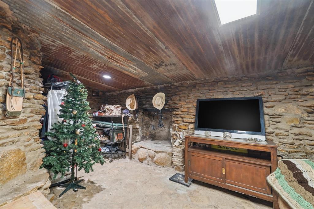 4075 West Lake Road Abilene, TX 79601 - Photo 21 of 35