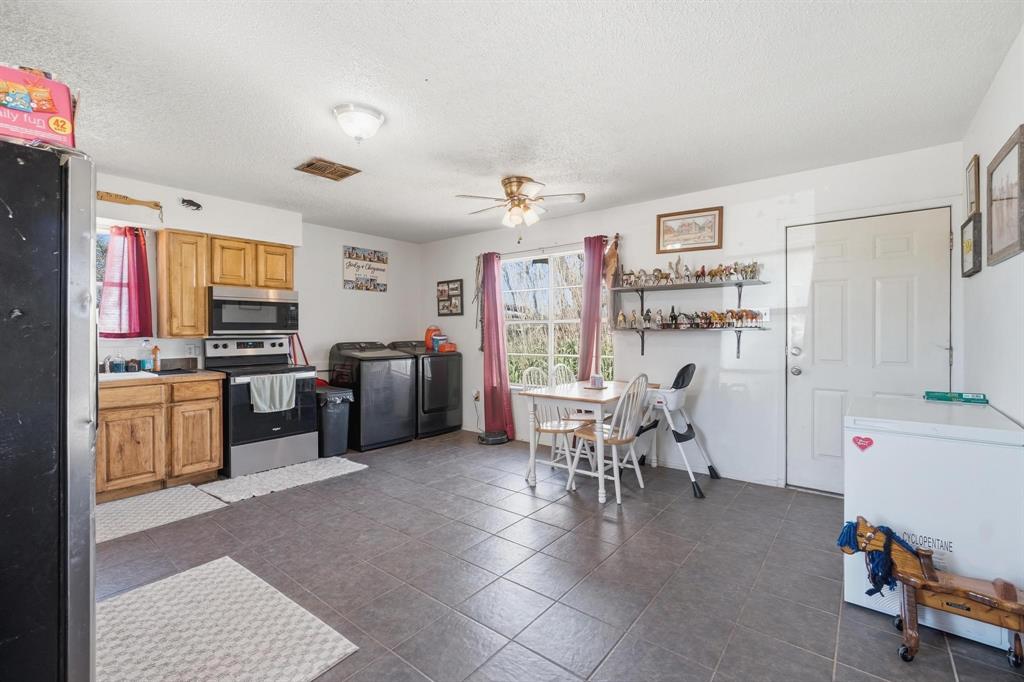 4075 West Lake Road Abilene, TX 79601 - Photo 4 of 35