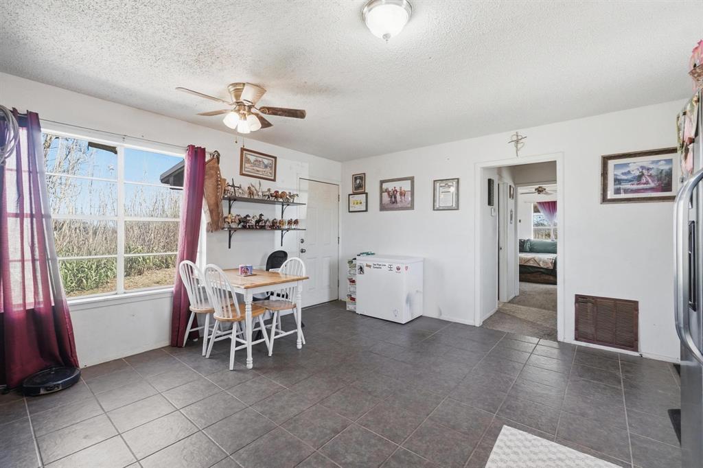 4075 West Lake Road Abilene, TX 79601 - Photo 5 of 35