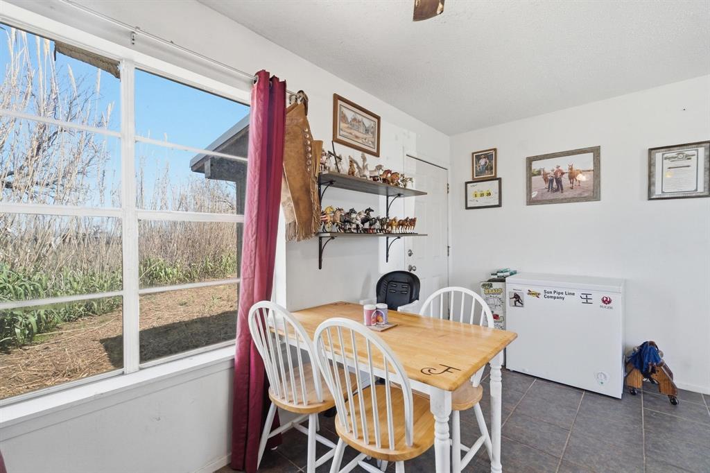 4075 West Lake Road Abilene, TX 79601 - Photo 7 of 35