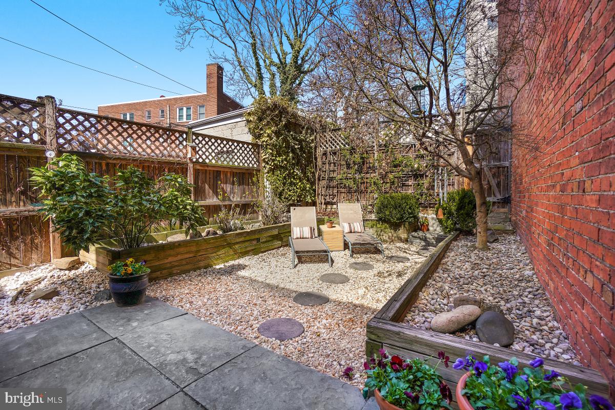 1613 V Street Northwest Washington, DC 20009 - Photo 21 of 41