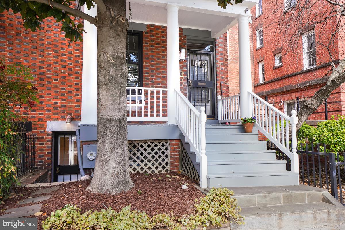 1613 V Street Northwest Washington, DC 20009 - Photo 3 of 41