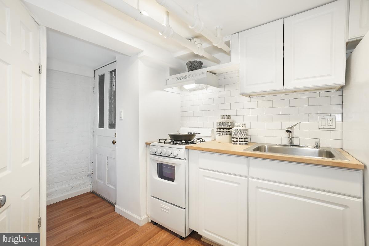 1613 V Street Northwest Washington, DC 20009 - Photo 38 of 41