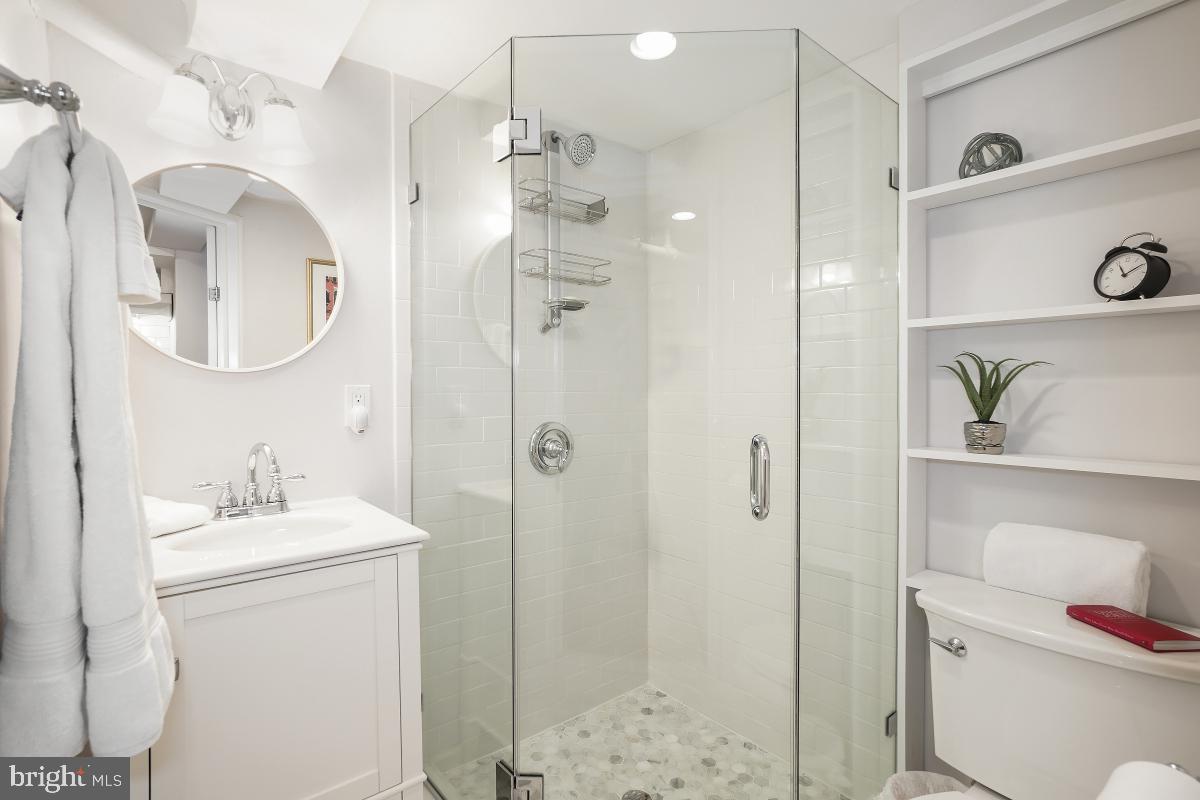 1613 V Street Northwest Washington, DC 20009 - Photo 39 of 41