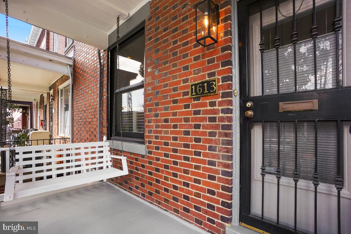 1613 V Street Northwest Washington, DC 20009 - Photo 4 of 41