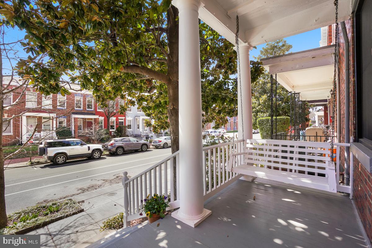 1613 V Street Northwest Washington, DC 20009 - Photo 5 of 41