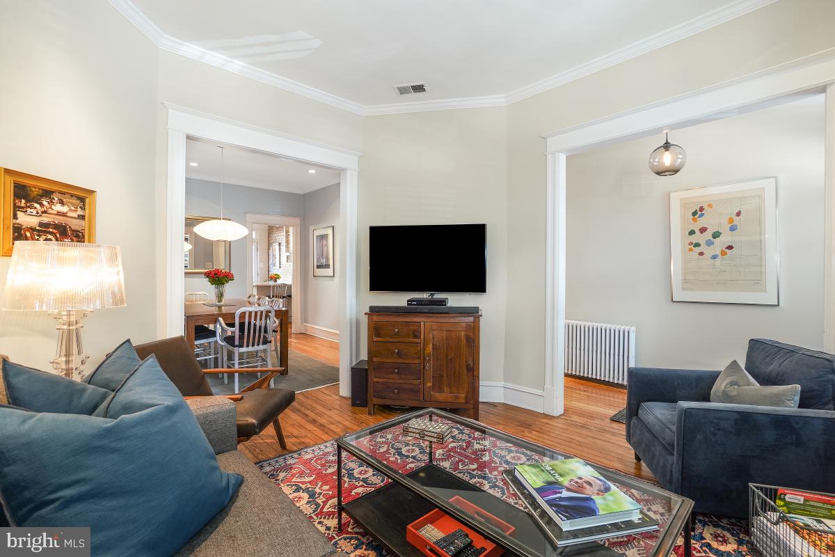 1613 V Street Northwest Washington, DC 20009 - Photo 8 of 41