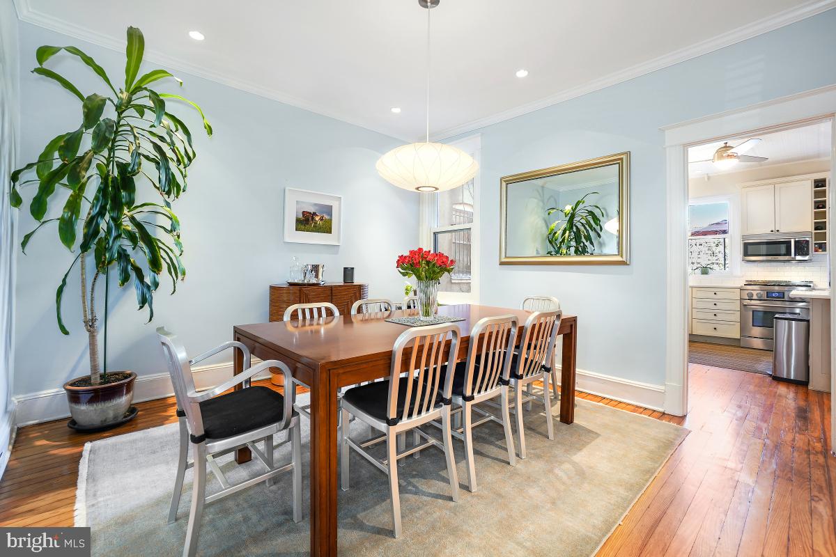 1613 V Street Northwest Washington, DC 20009 - Photo 9 of 41