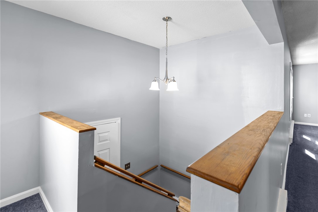 1 Willow Glen Circle, Unit 135 Warwick, RI 02889 - Photo 3 of 25 Foyer