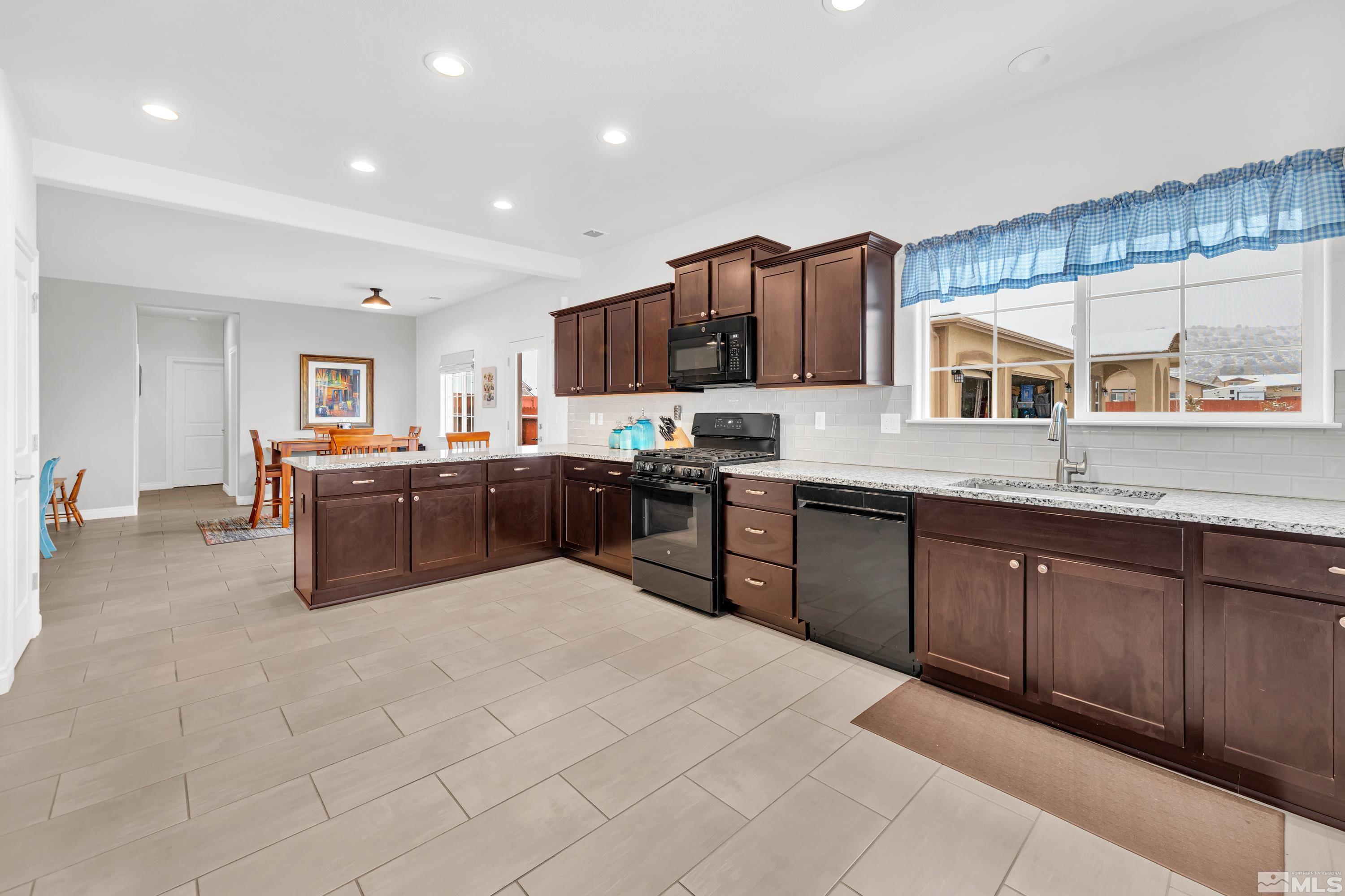 18805 Trinity Range Court Reno, NV 89508 - Photo 5 of 23 Photo 5