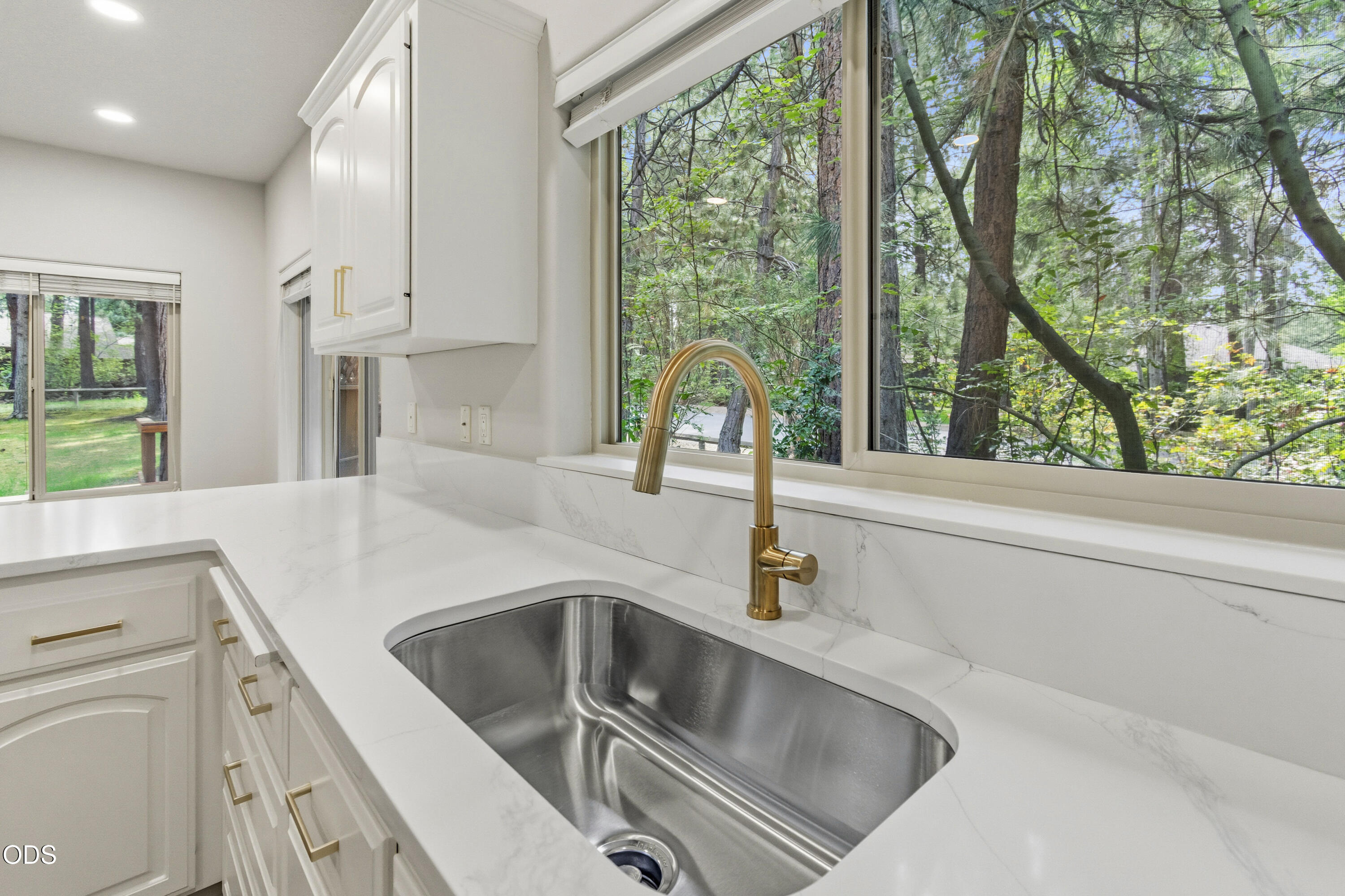20387 Christmas Ridge Bend, OR 97702 - Photo 19 of 54