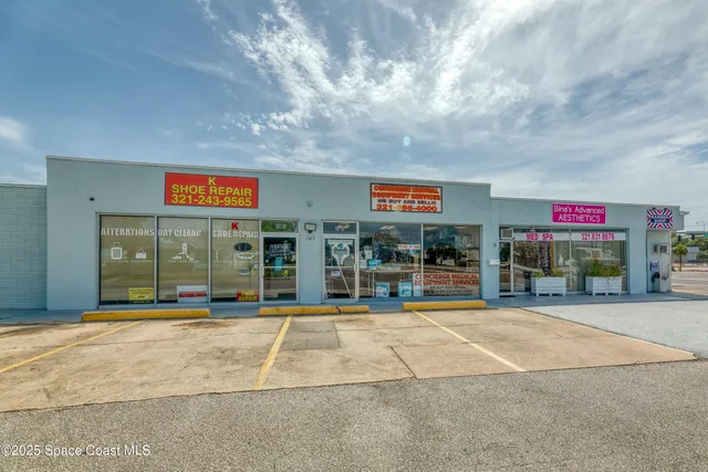 a view of an entrance of the house