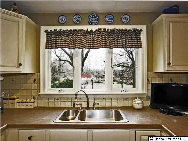 17 Hope Road Tinton Falls, NJ 07724 - Photo 9 of 24 Additional Photo