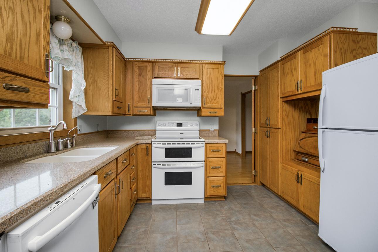 14130 Dearborn Path Rosemount, MN 55068 - Photo 7 of 24