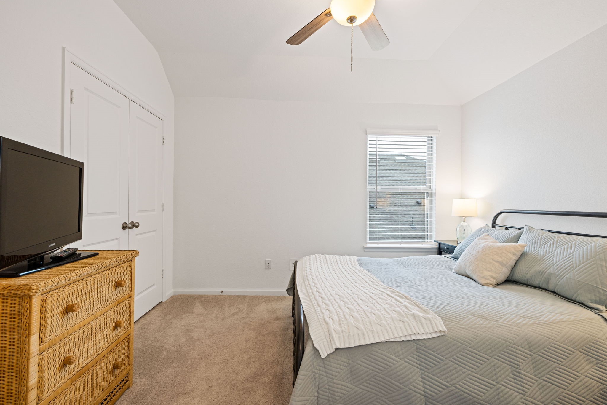 18323 Tiger Flowers Drive Conroe, TX 77302 - Photo 29 of 49 Third bedroom with en-suite bathroom for added privacy.