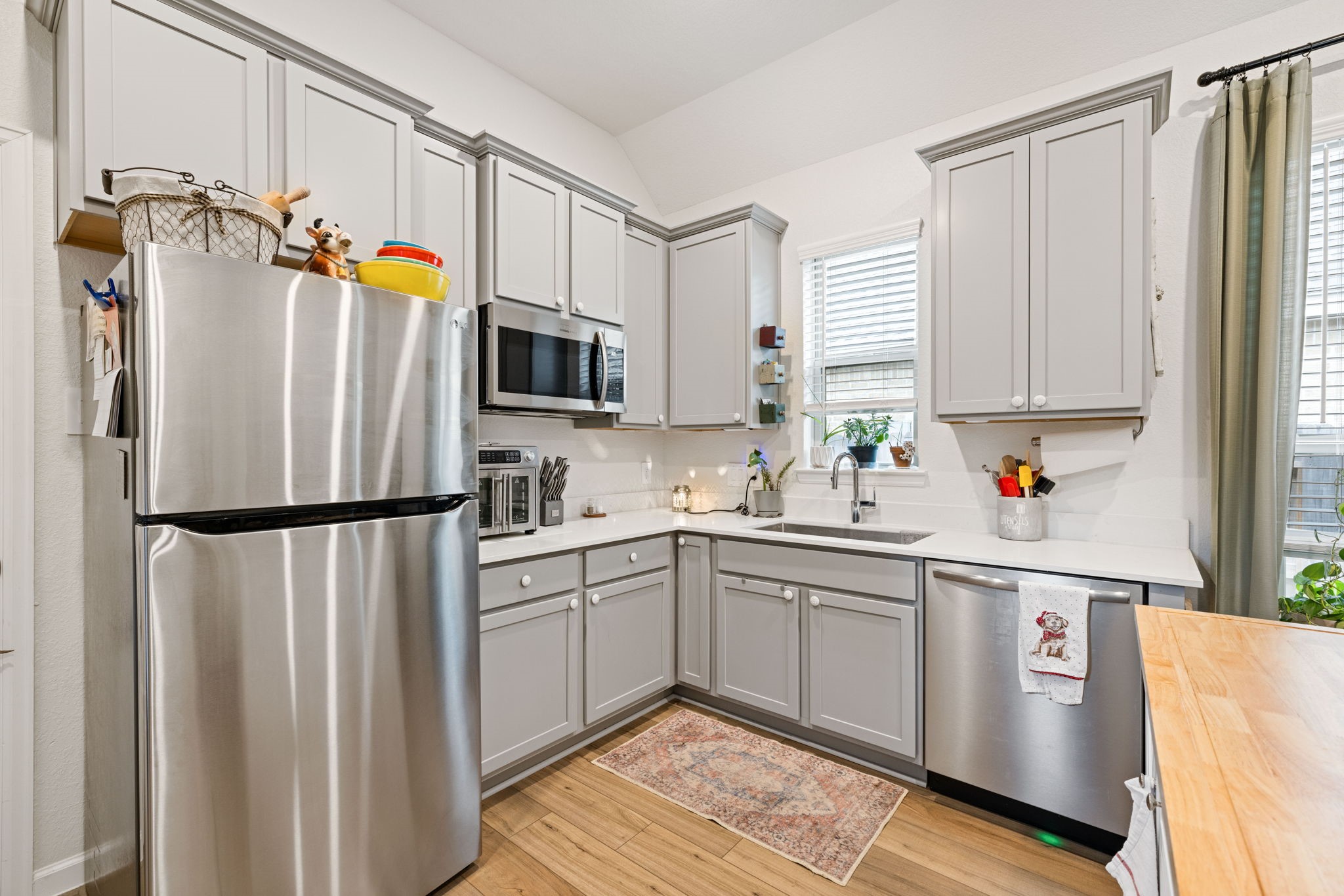 18323 Tiger Flowers Drive Conroe, TX 77302 - Photo 35 of 49 Spacious kitchen with ample counter space for all your culinary needs in the apartment