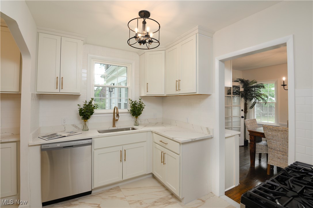 3554 Stoer Road Shaker Heights, OH 44122 - Photo 10 of 41 Gallery Image 10