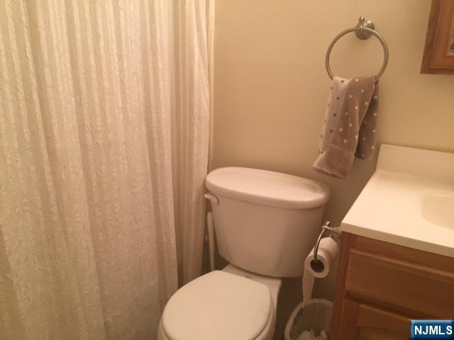 77 Liberty Street, Unit 33 Little Ferry, NJ 07643 - Photo 6 of 8