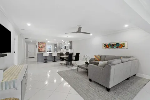 $250,000 | 1321 Northwest 19th Terrace, Unit 104, Delray Beach, FL 33445