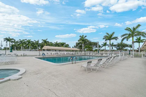 $250,000 | 1321 Northwest 19th Terrace, Unit 104, Delray Beach, FL 33445