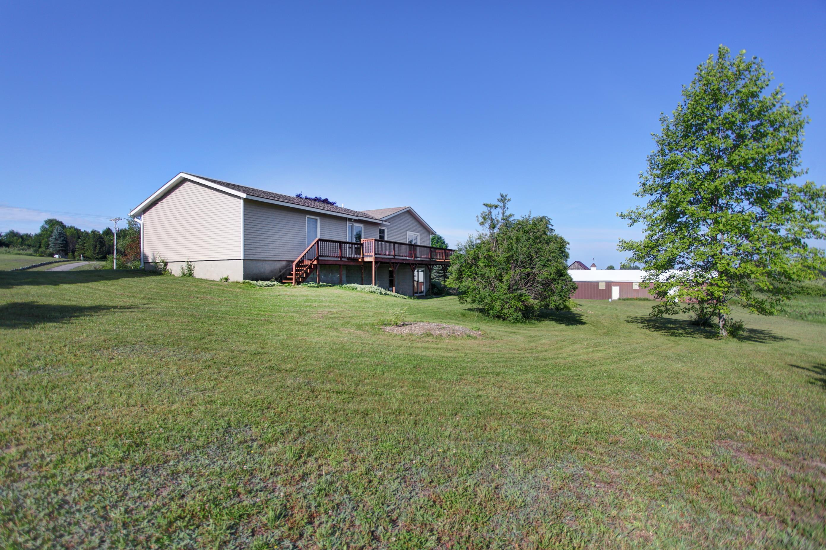7632 Barney Road Traverse City, MI 49684 - Photo 22 of 30 1936310-00acb38b-7183-4a54-97eb-17e76588bcac.JPG