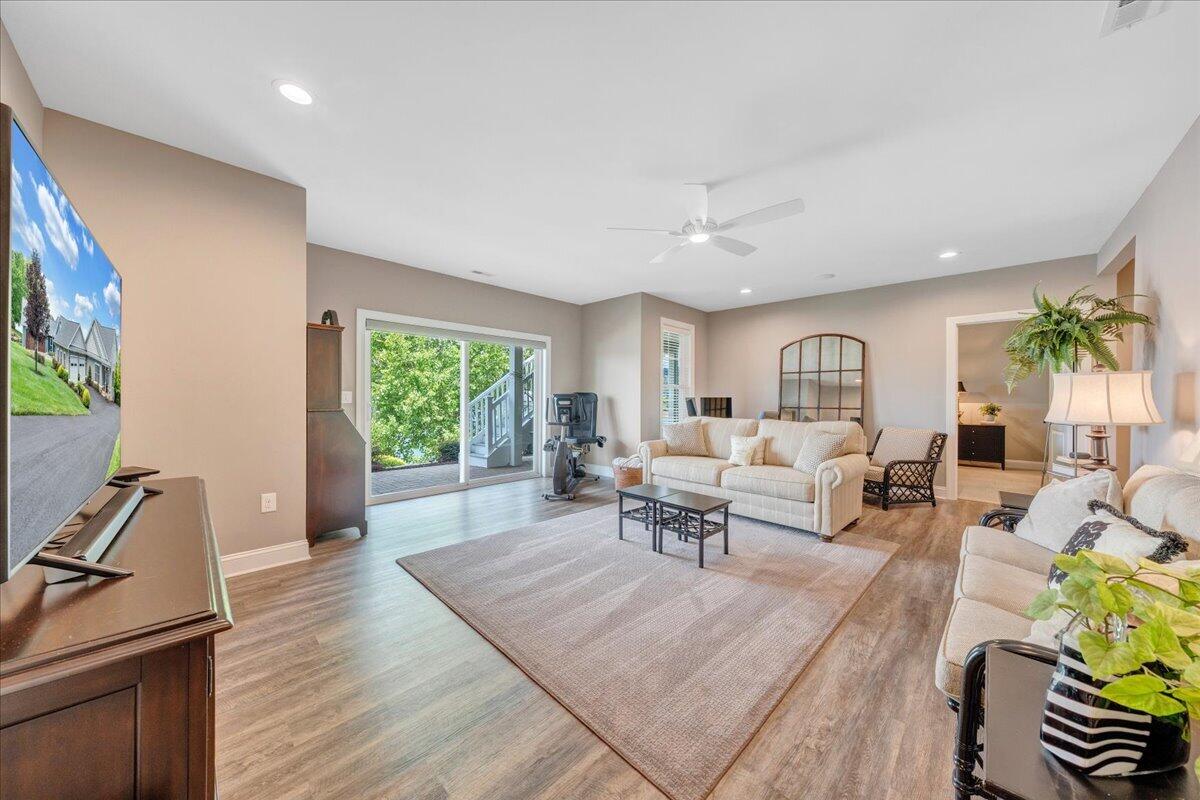 290 Sunset Pointe Drive Moneta, VA 24121 - Photo 28 of 68 039-MIB02714