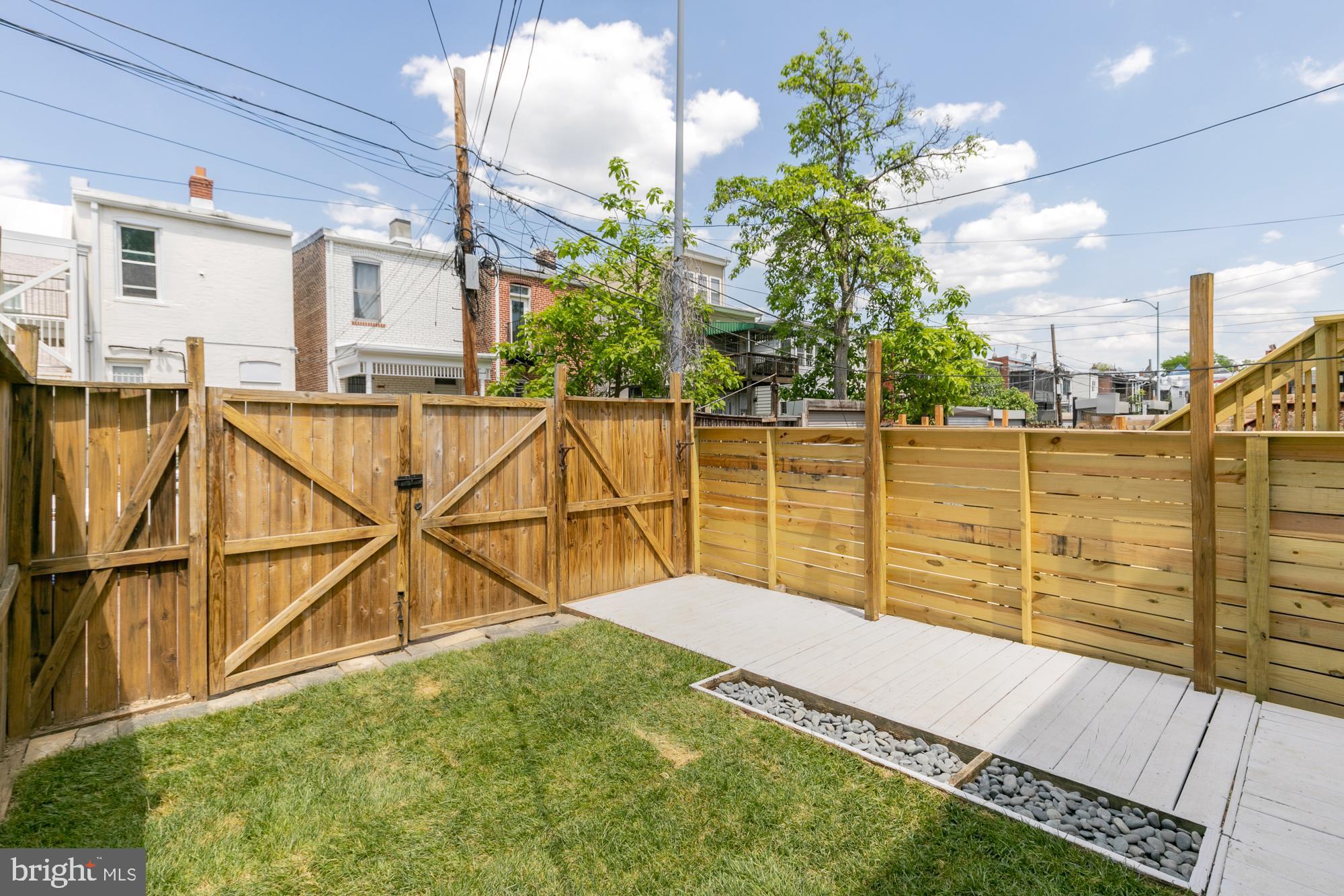 151 Thomas Street Northwest Washington, DC 20001 - Photo 37 of 40 a view of a balcony