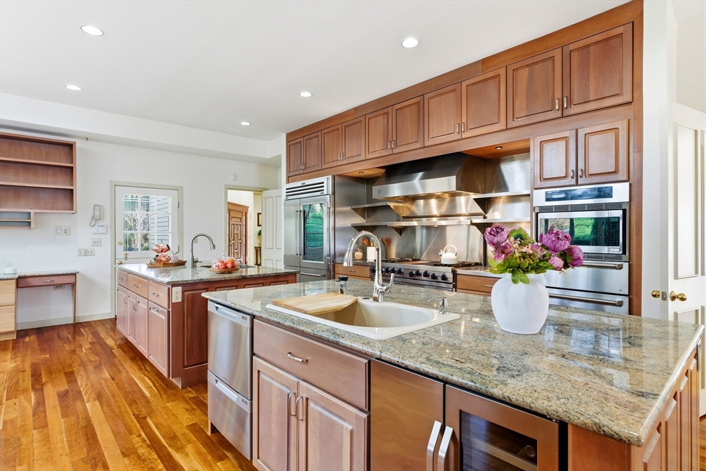 55 Hillcrest Road Weston, MA 02493 - Photo 11 of 41