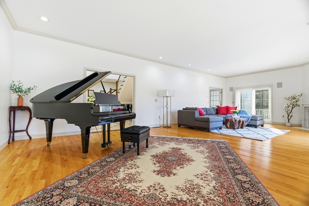 55 Hillcrest Road Weston, MA 02493 - Photo 7 of 41