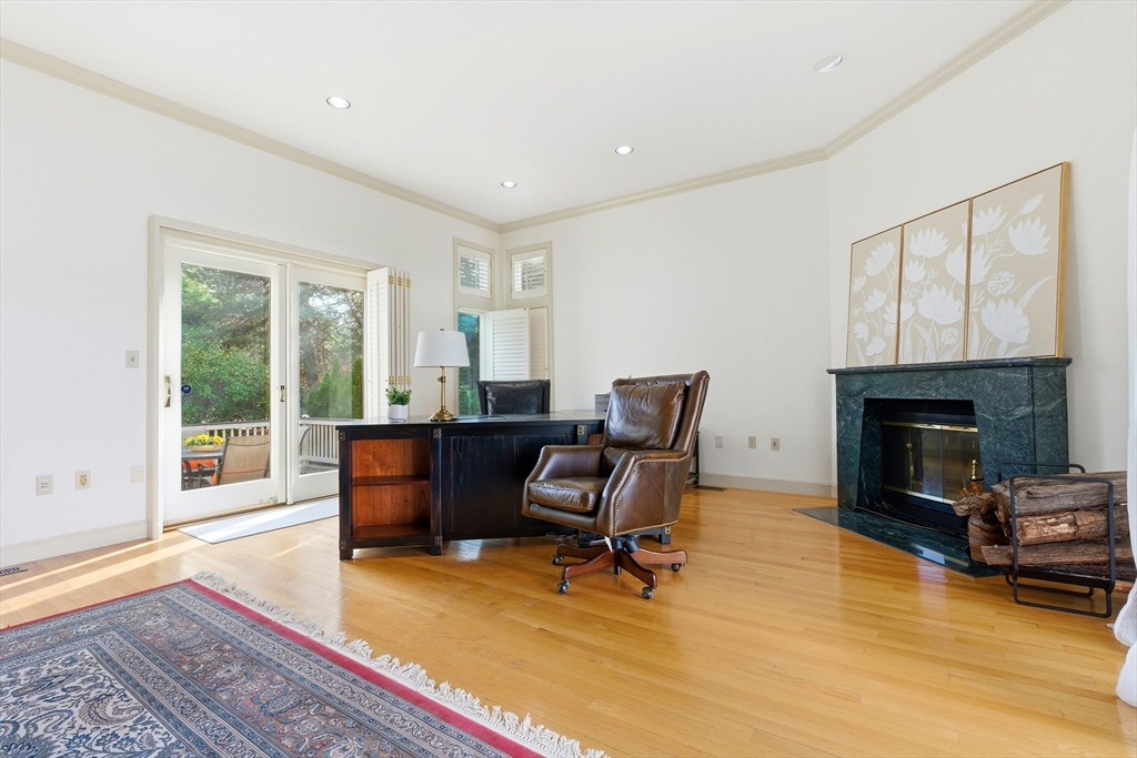 55 Hillcrest Road Weston, MA 02493 - Photo 8 of 41