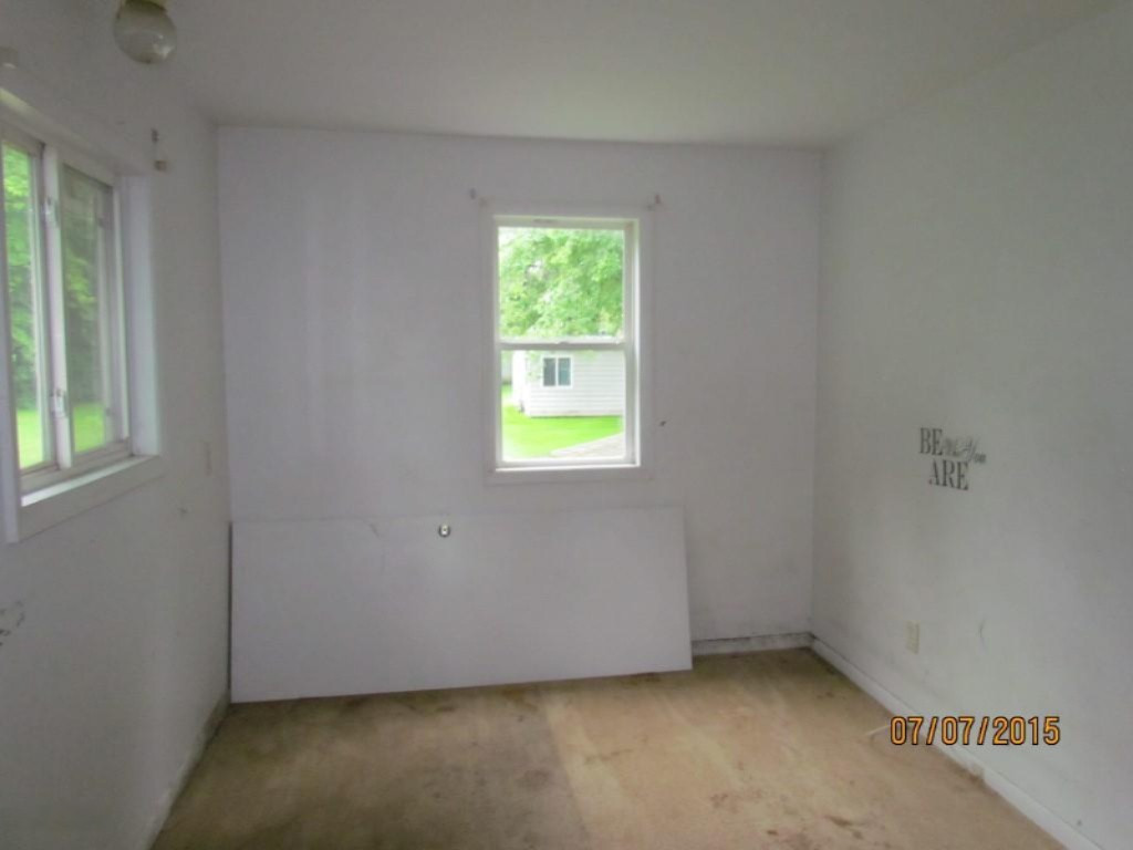 68475 Dailey Road Edwardsburg, MI 49112 - Photo 5 of 12 IMG_1428 (Medium)