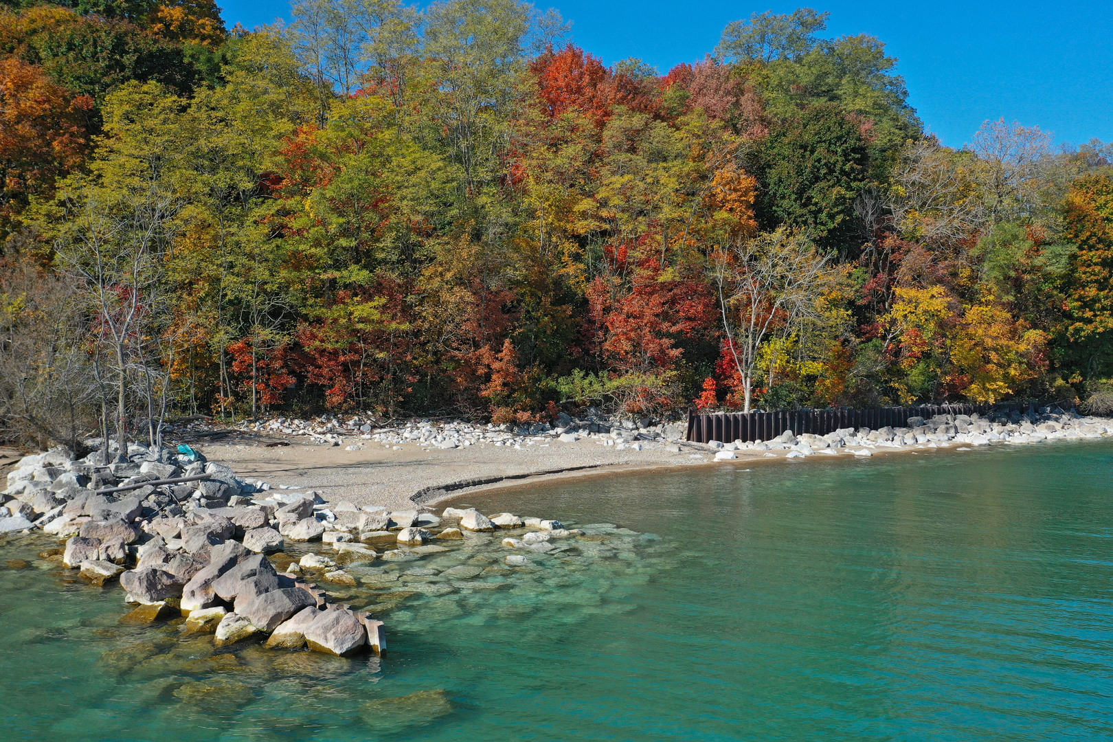 111 North Mayflower Road Lake Forest, IL 60045 - Photo 2 of 28 a view of a water with an outdoor space