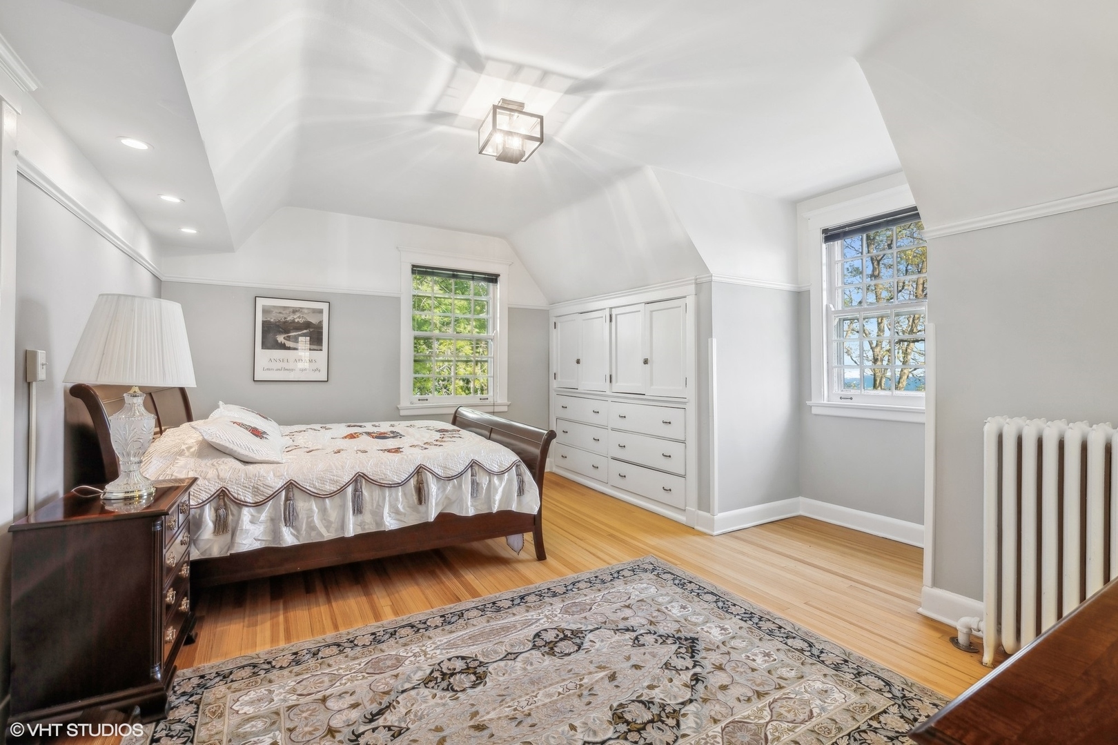 111 North Mayflower Road Lake Forest, IL 60045 - Photo 23 of 28 a bedroom with a bed and a dresser
