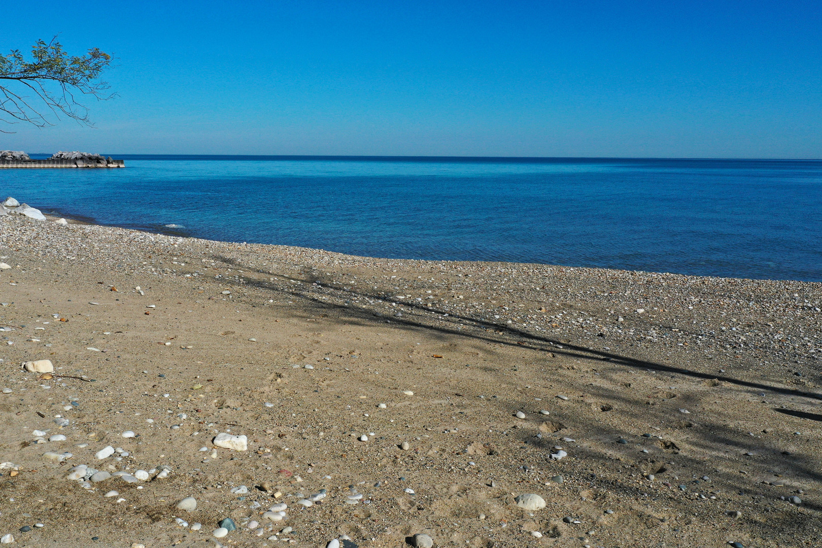 111 North Mayflower Road Lake Forest, IL 60045 - Photo 4 of 28 a view of beach and ocean