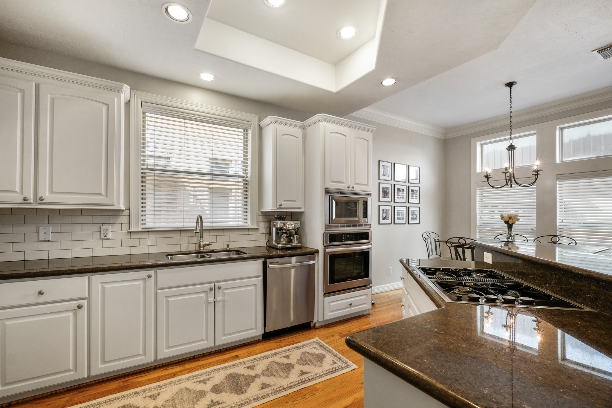 933 West 17th Street Houston, TX 77008 - Photo 5 of 19 Whip up a meal for your family, friends, and guests while still being a part of all of the action!