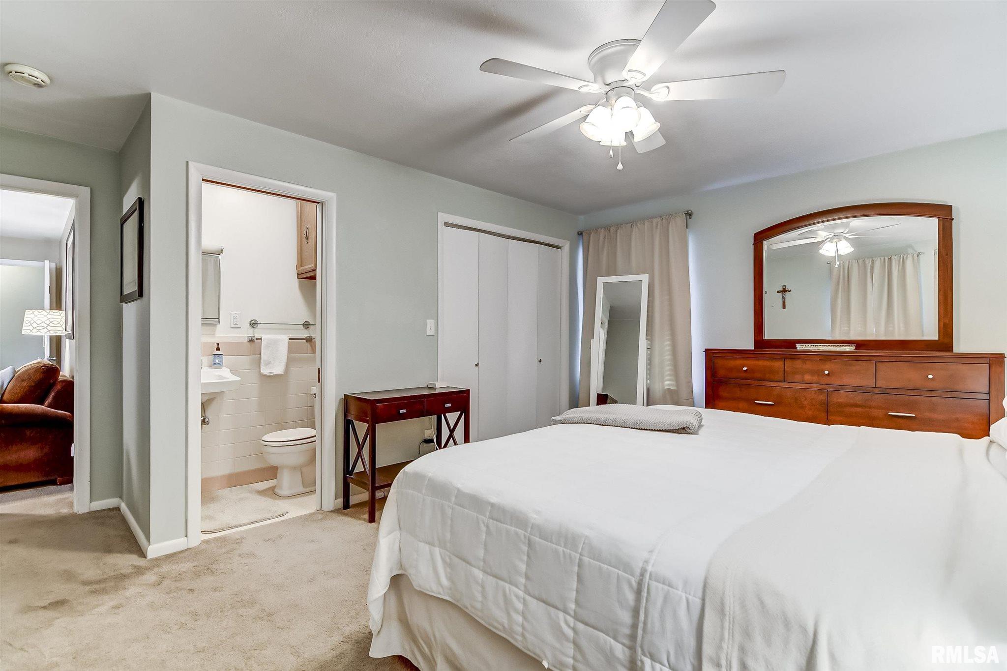 2208 Blackhawk Road Springfield, IL 62702 - Photo 22 of 32