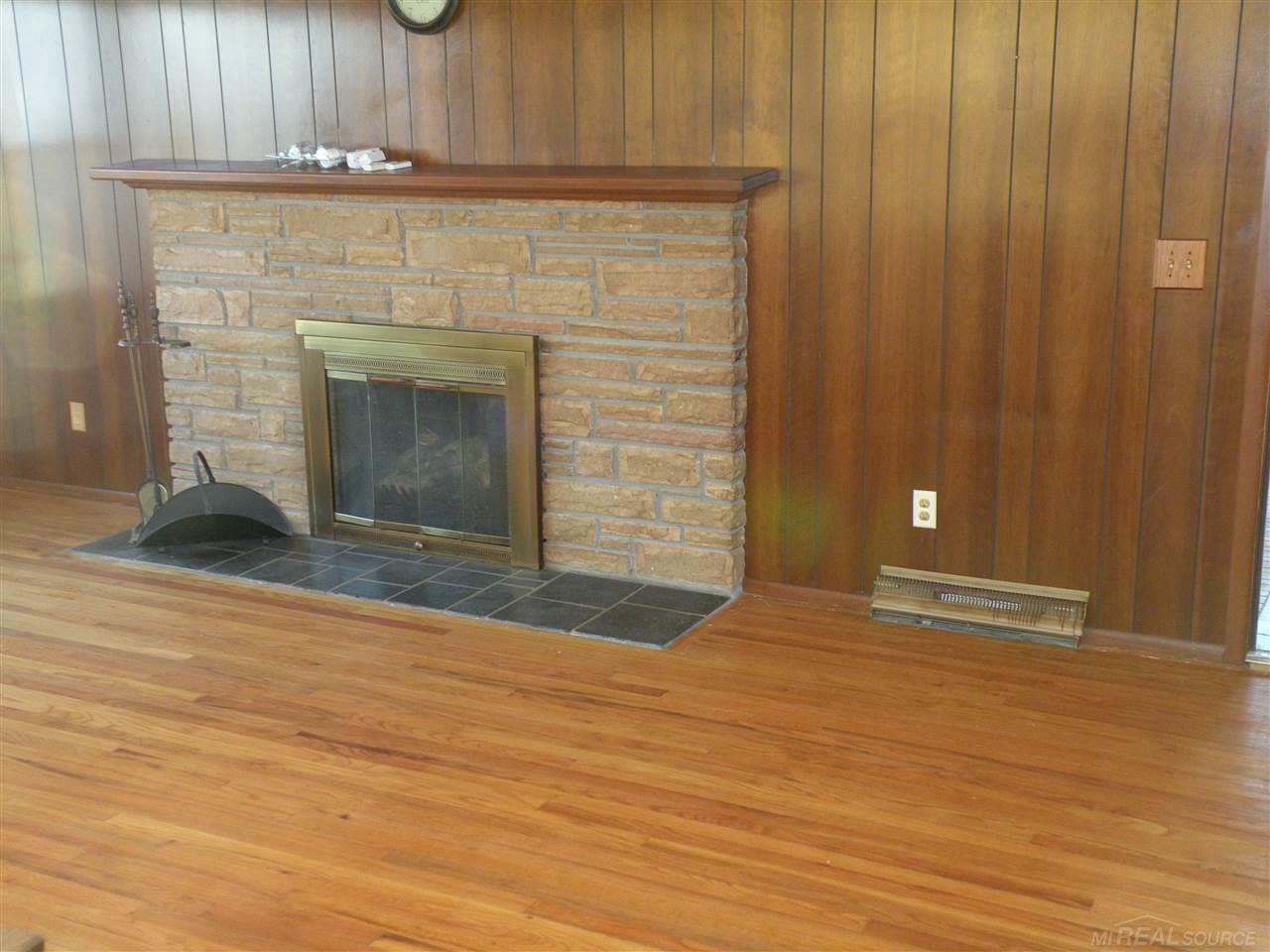 2711 Lakeshore Road Applegate, MI 48401 - Photo 9 of 23
