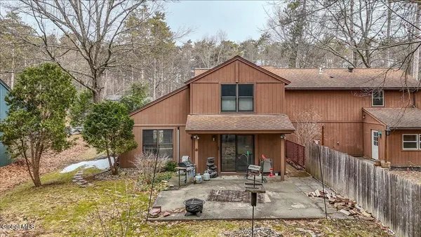 $345,000 | 50 Arrow Wood Place, Malta, NY 12020