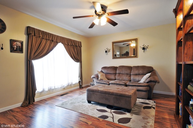 64 Springdale Road Montgomery, IL 60538 - Photo 2 of 15