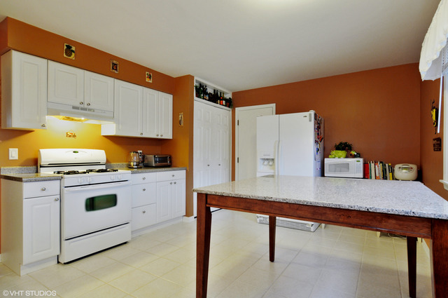 64 Springdale Road Montgomery, IL 60538 - Photo 4 of 15